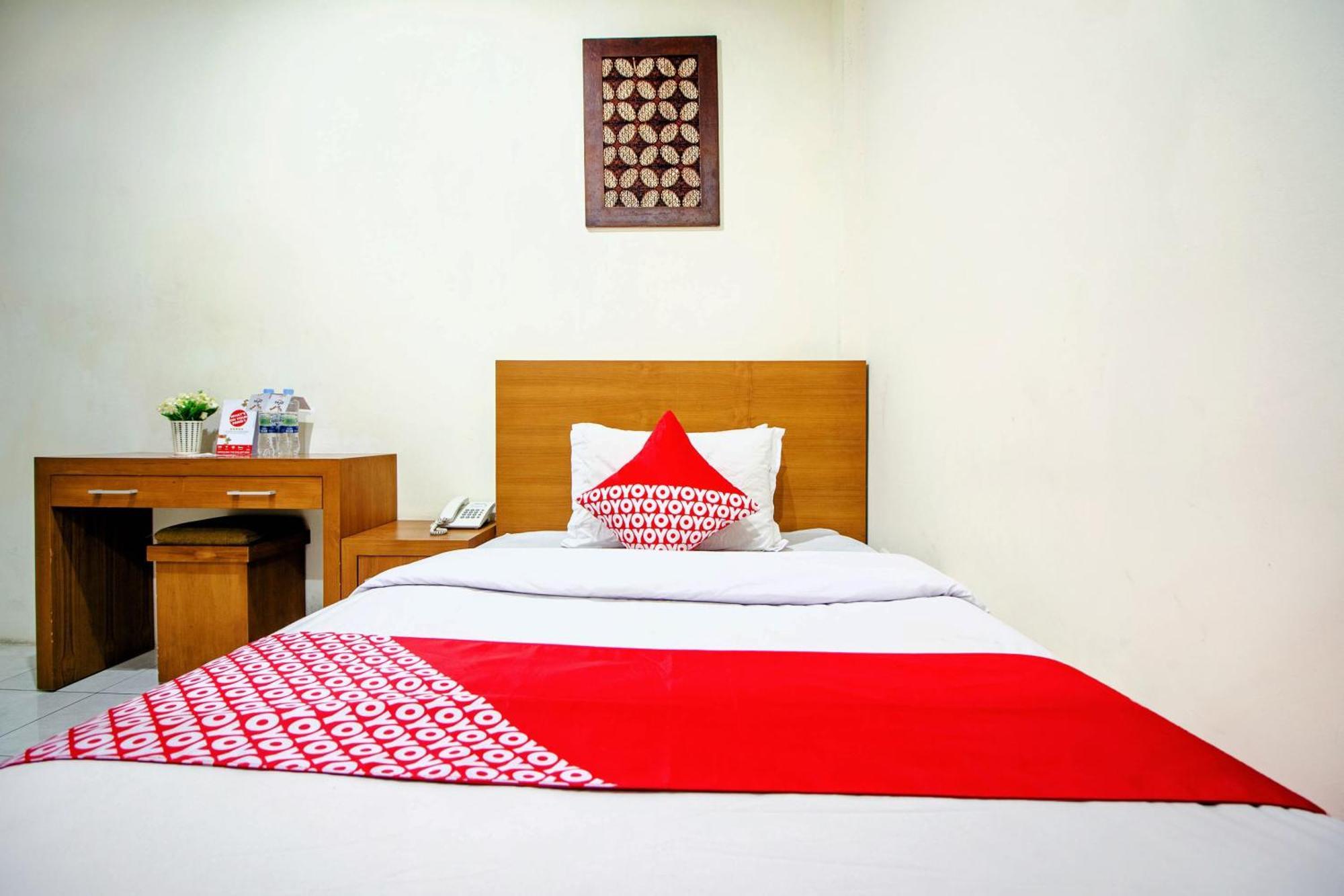 Hotel OYO 250 De'Gadri Ndalem Jarakan Esterno foto