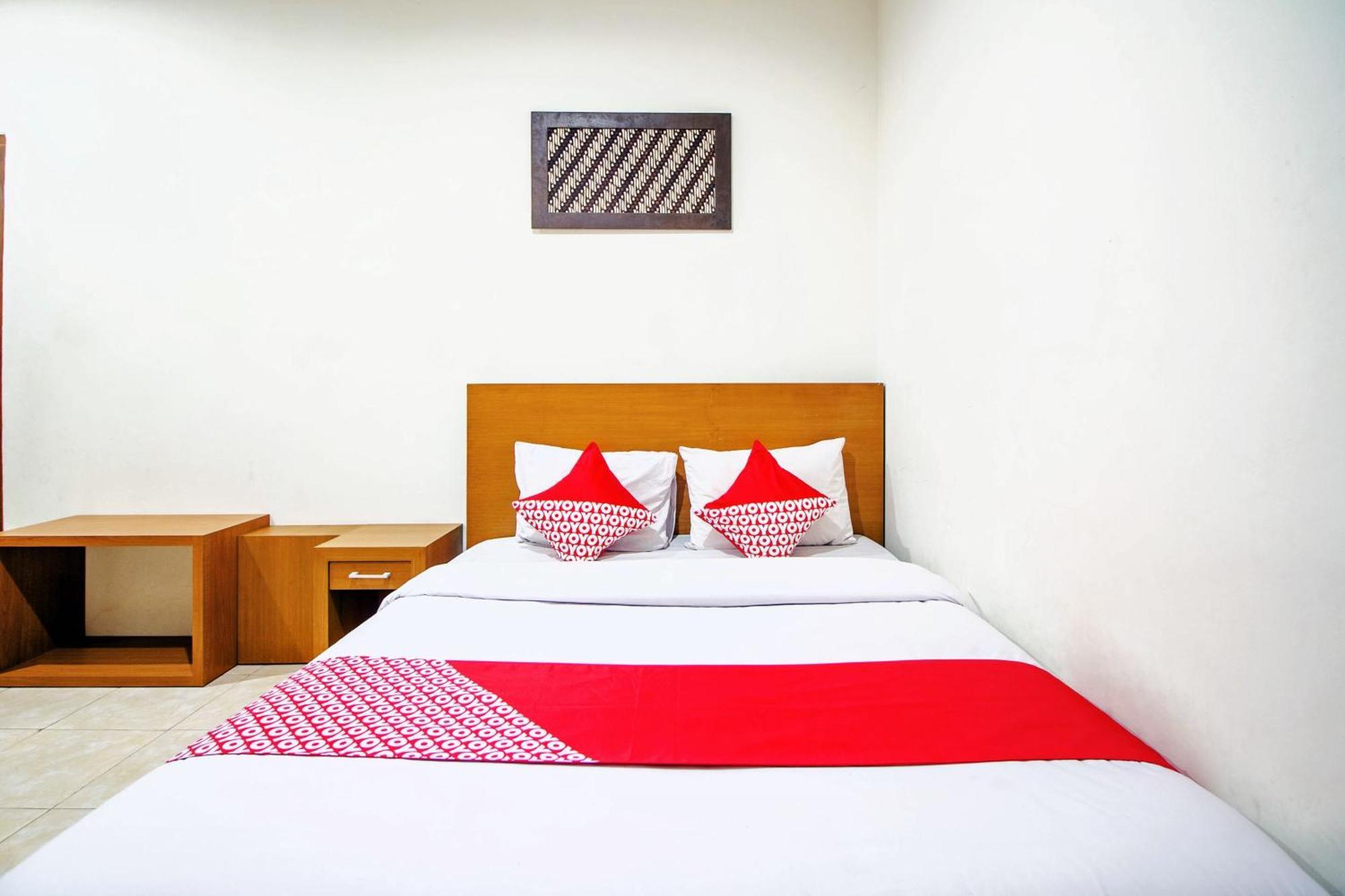 Hotel OYO 250 De'Gadri Ndalem Jarakan Esterno foto