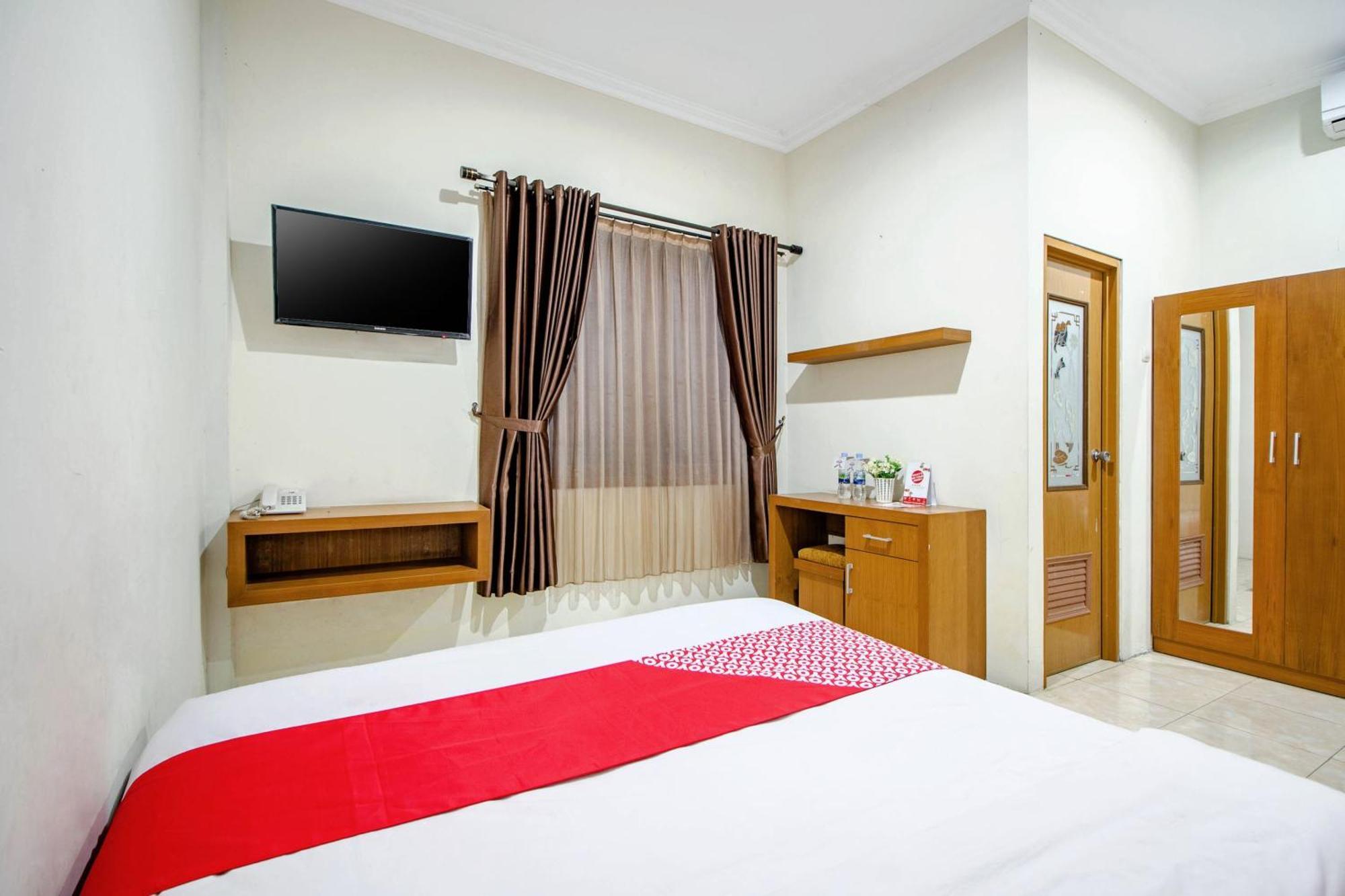 Hotel OYO 250 De'Gadri Ndalem Jarakan Esterno foto