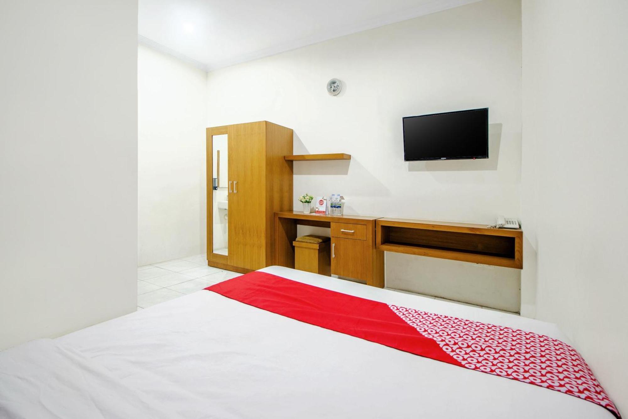 Hotel OYO 250 De'Gadri Ndalem Jarakan Esterno foto
